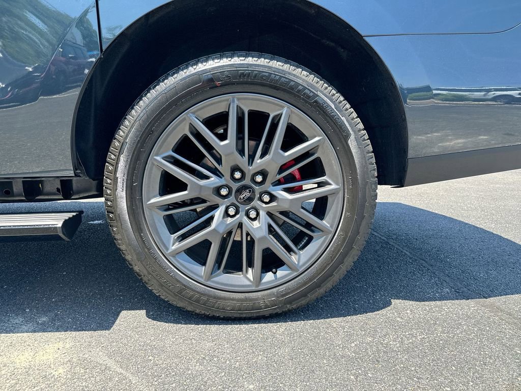 Certified 2025 Ford Expedition Max Platinum w/ Stealth Performance Package AWD/4WD image 29