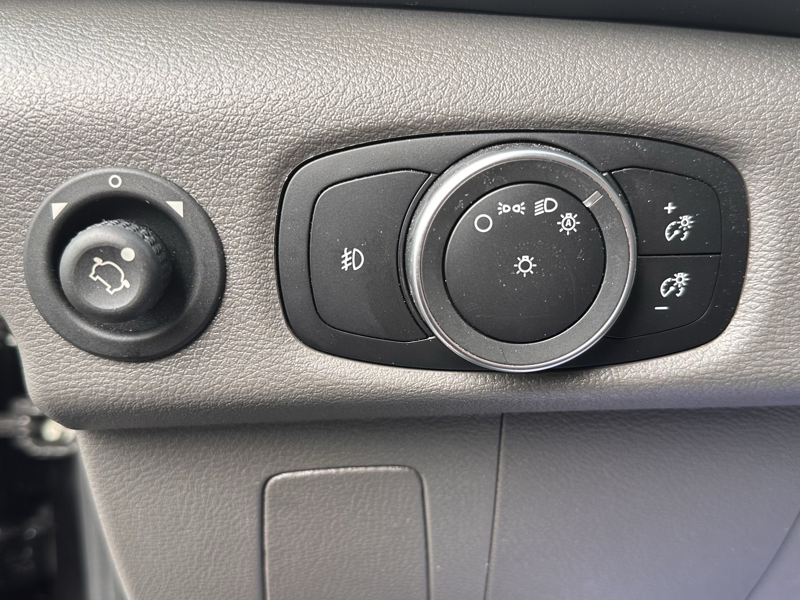 Certified 2025 Ford Transit 350 XLT RWD image 16