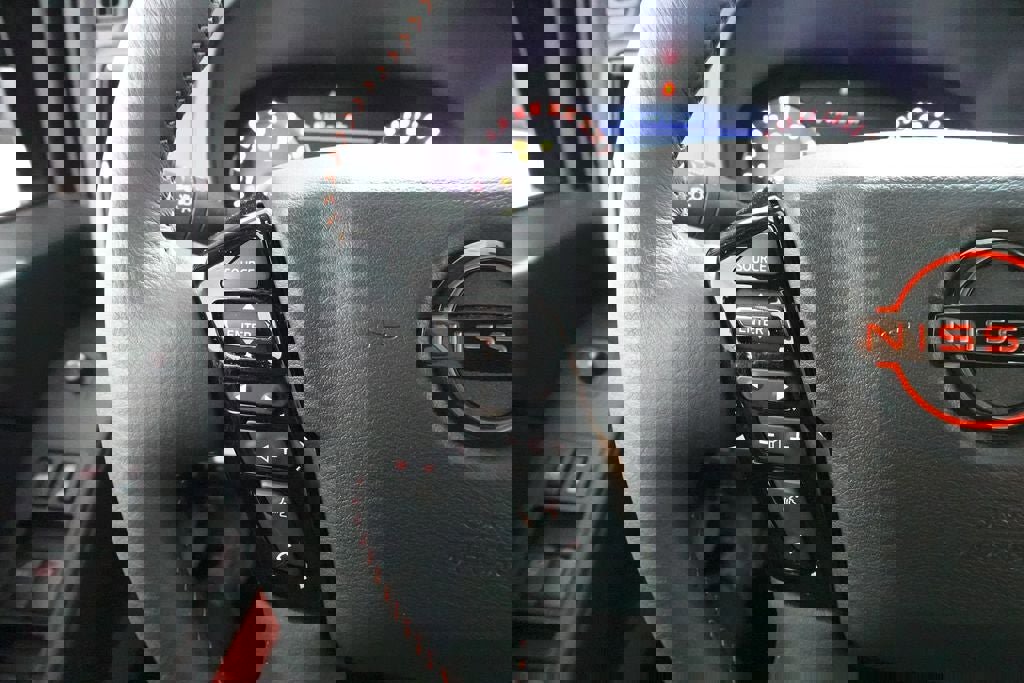 Used 2025 Nissan Frontier PRO-4X w/ Pro Convenience Package AWD/4WD image 13