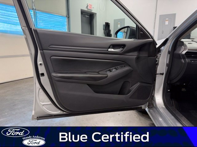 Used 2025 Nissan Altima 2.5 SV FWD image 20