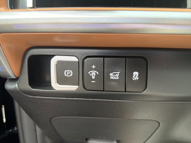 Used 2025 Hyundai Santa Fe Limited image 28