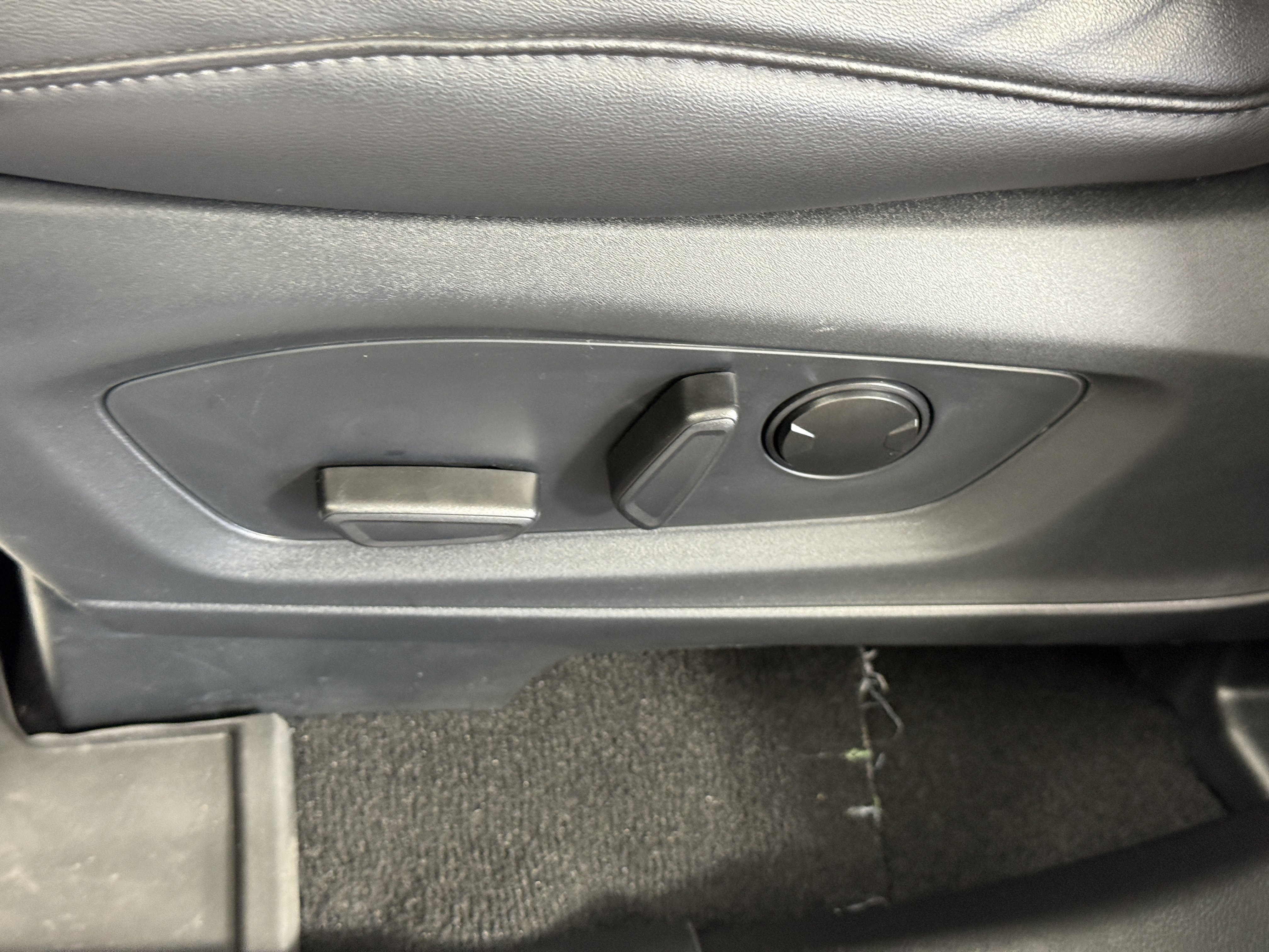 Certified 2023 Ford Explorer XLT w/ Equipment Group 202A image 18