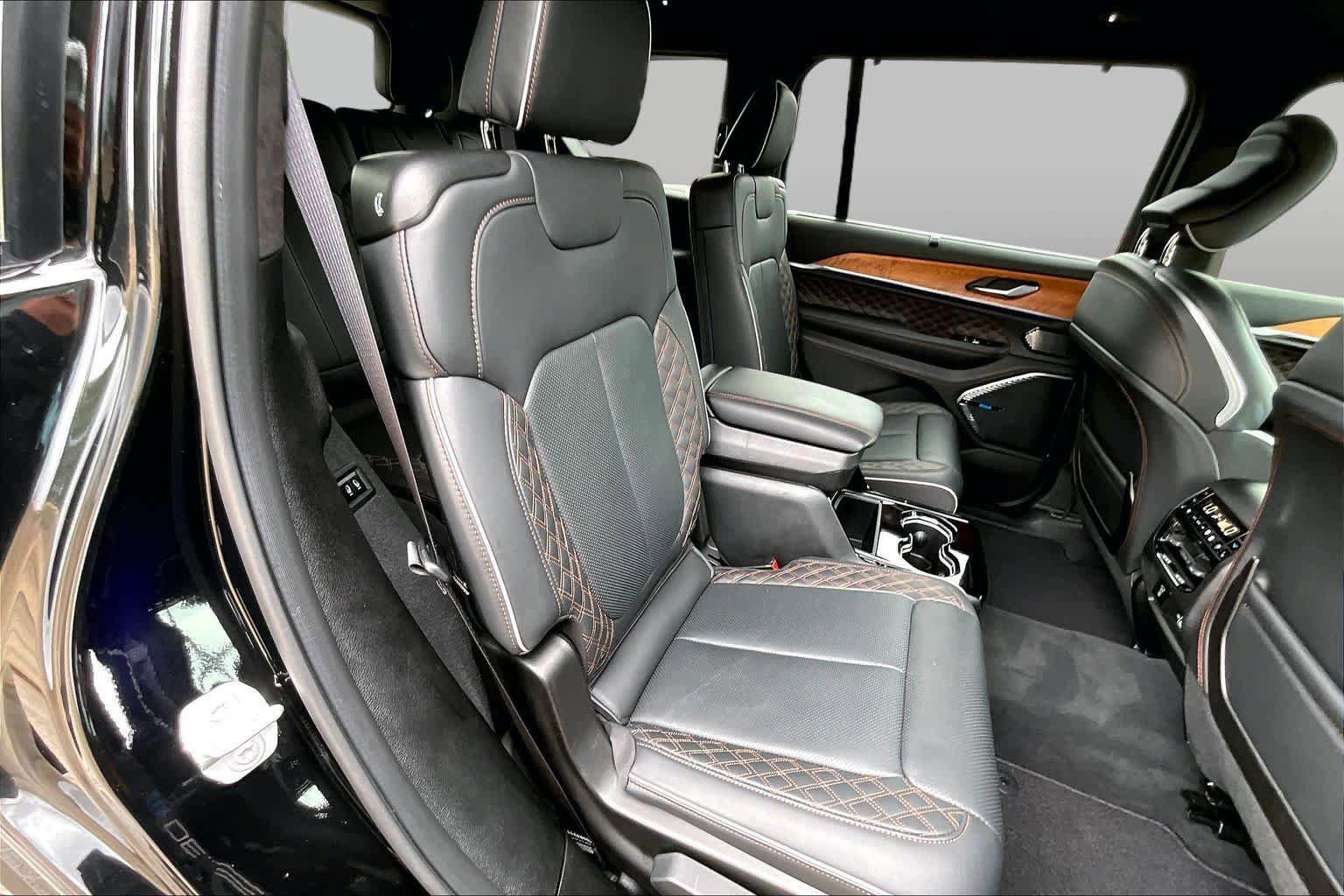 Used 2025 Jeep Grand Cherokee L Summit AWD/4WD image 20