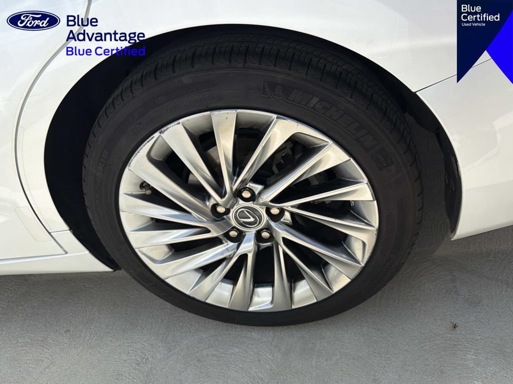 Used 2021 Lexus ES 300h w/ Luxury Package FWD image 13