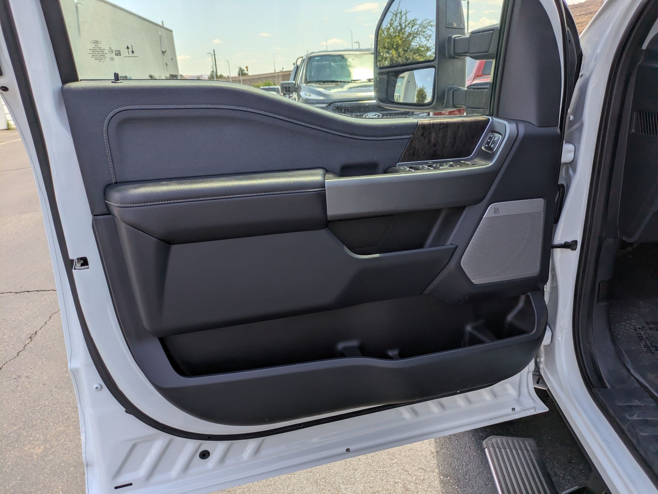 Certified 2025 Ford F350 Lariat w/ Lariat Ultimate Package AWD/4WD image 12