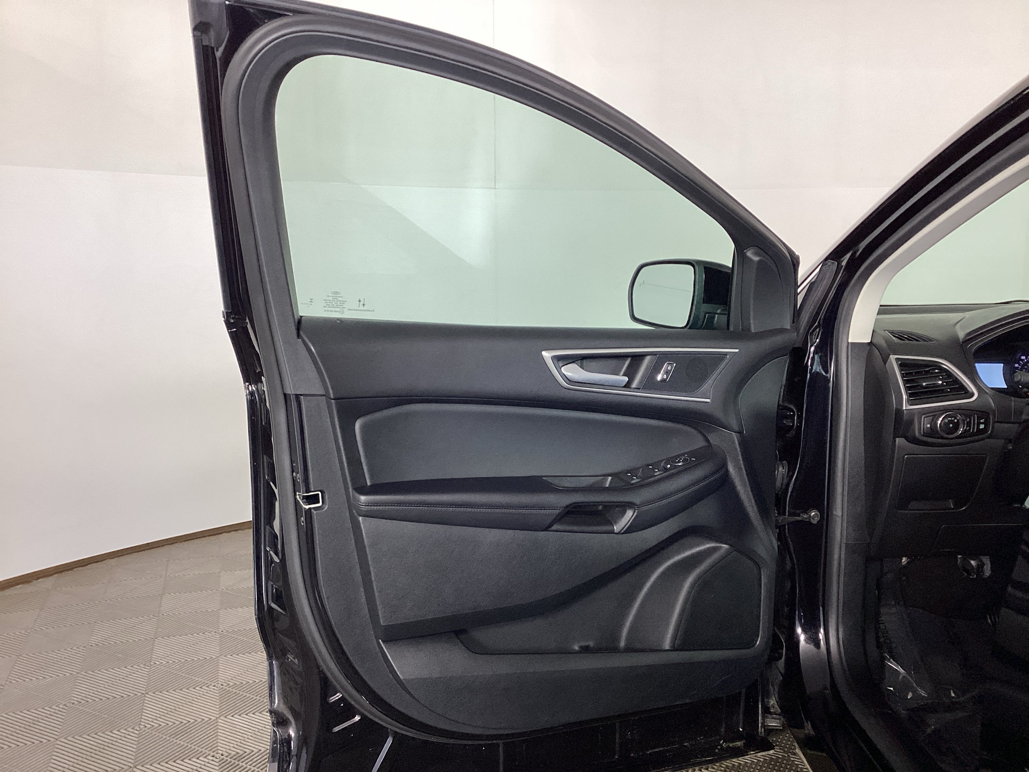 Certified 2024 Ford Edge SEL w/ Convenience Package AWD/4WD image 14