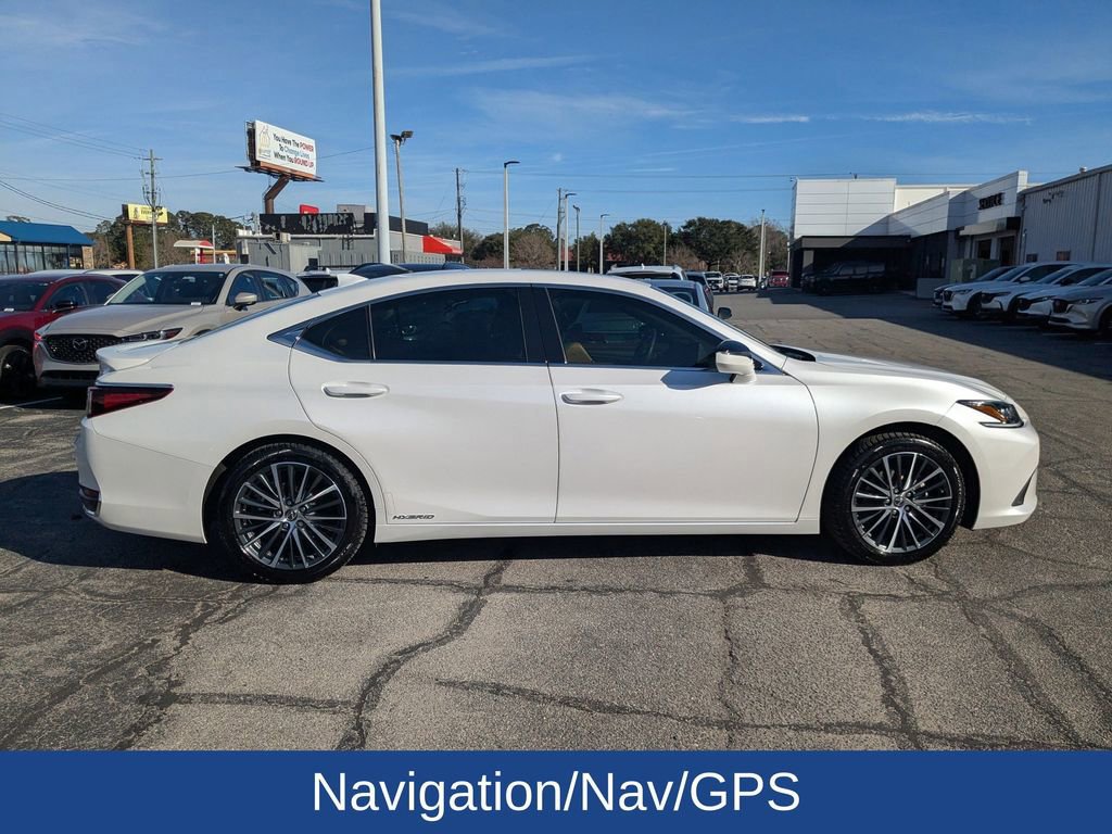 Used 2022 Lexus ES 300h w/ Premium Package FWD image 6