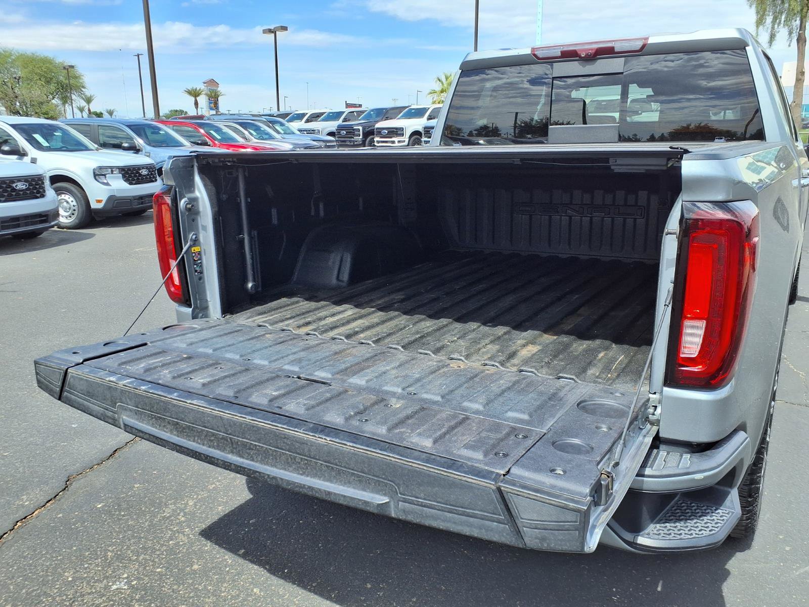 Used 2024 GMC Sierra 1500 Denali w/ Denali Reserve Package AWD/4WD image 16