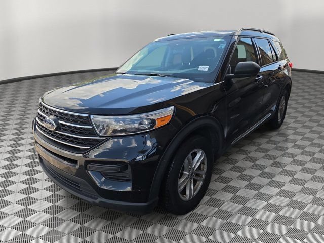 Certified 2023 Ford Explorer XLT RWD image 2