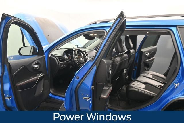Used 2019 Jeep Cherokee Trailhawk w/ Comfort/Convenience Group AWD/4WD image 14