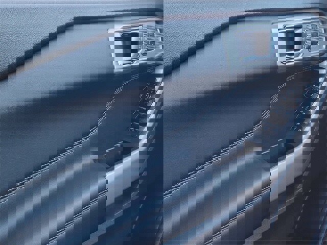 Certified 2022 Ford Explorer Limited w/ Equipment Group 301A image 38