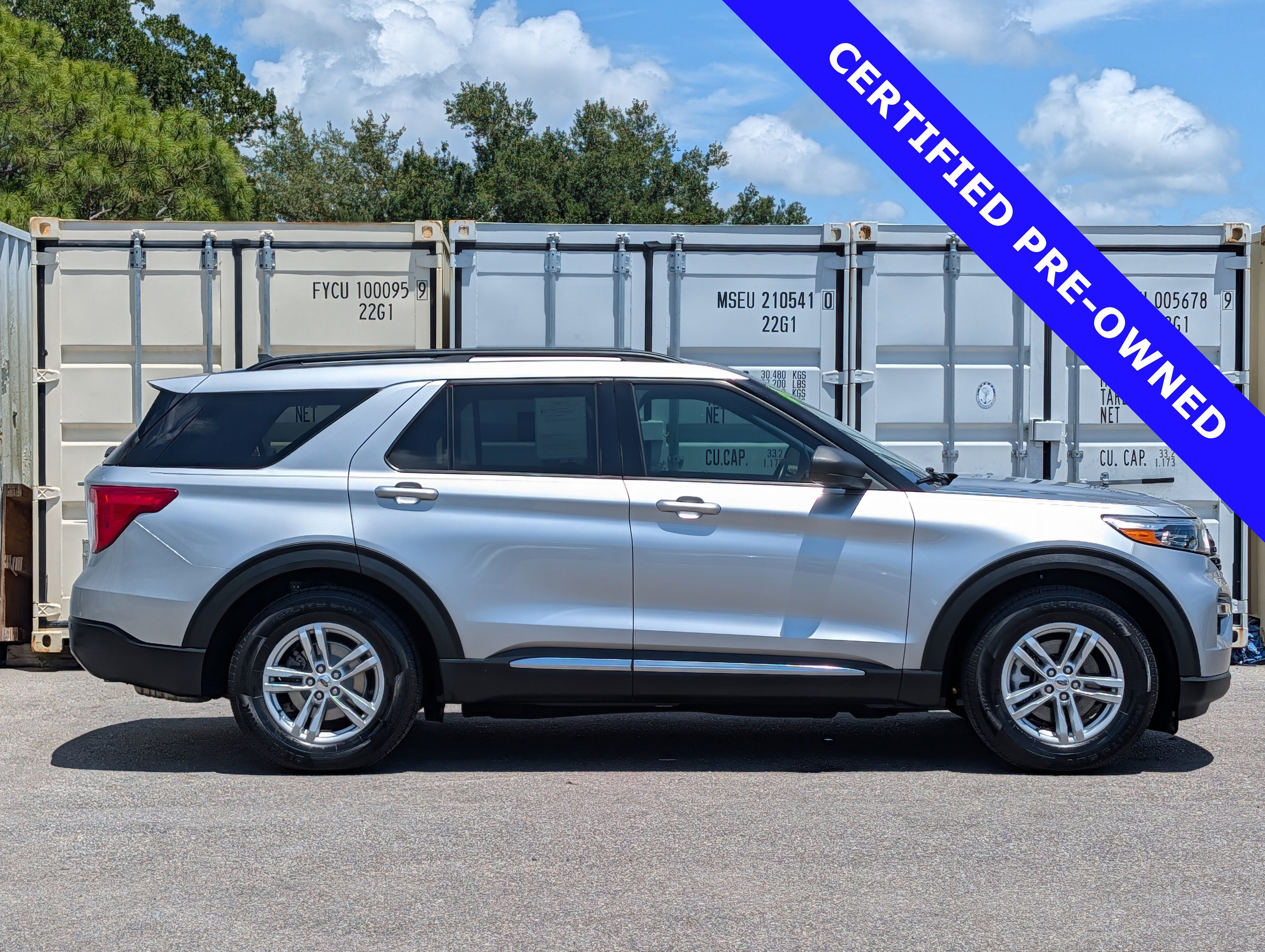 Certified 2021 Ford Explorer XLT w/ Equipment Group 202A RWD image 3