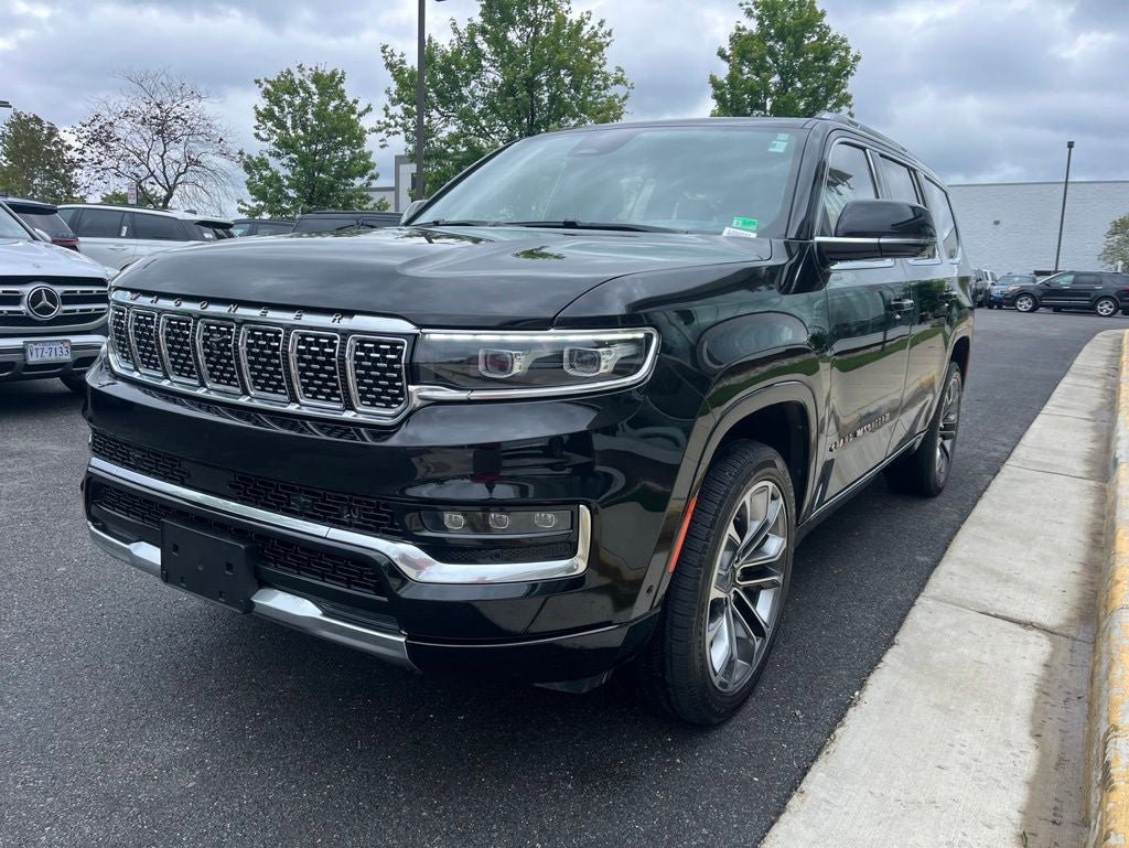 Used 2022 Jeep Grand Wagoneer Series III AWD/4WD image 3