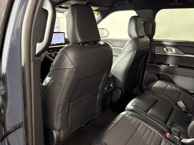 Certified 2025 Ford Explorer ST-Line w/ ST-Line Street Pack AWD/4WD image 17