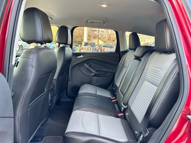Certified 2017 Ford Escape SE w/ SE Sport Appearance Package AWD/4WD image 40