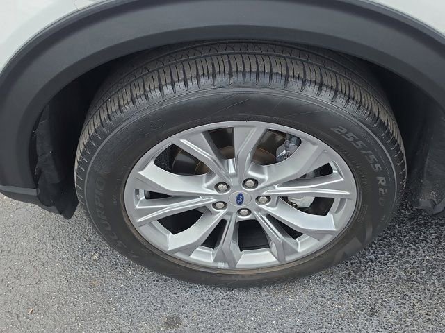 Certified 2023 Ford Explorer XLT w/ Equipment Group 202A RWD image 10