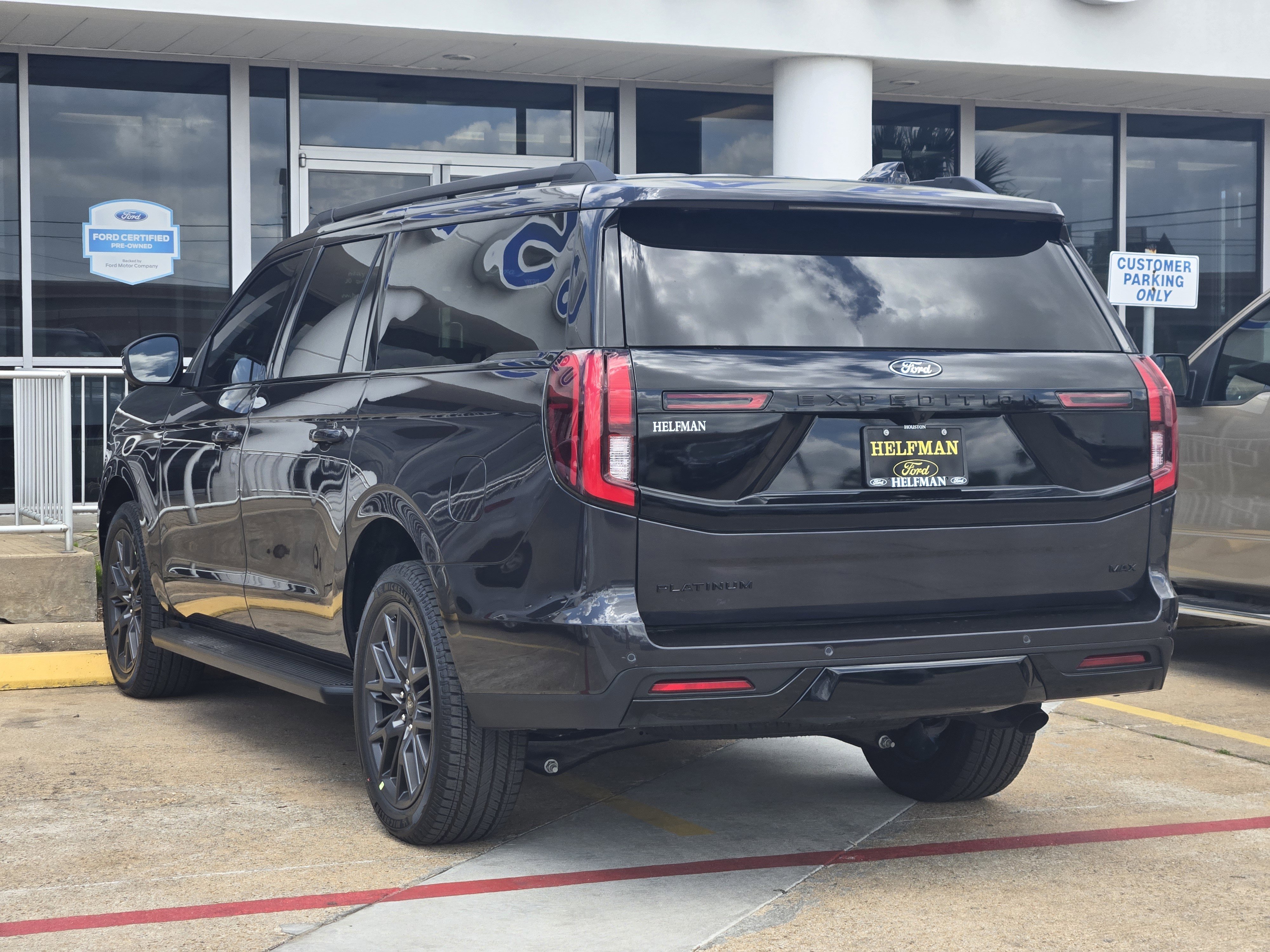 Certified 2026 Ford Expedition Max Platinum w/ Stealth Appearance Package AWD/4WD image 4