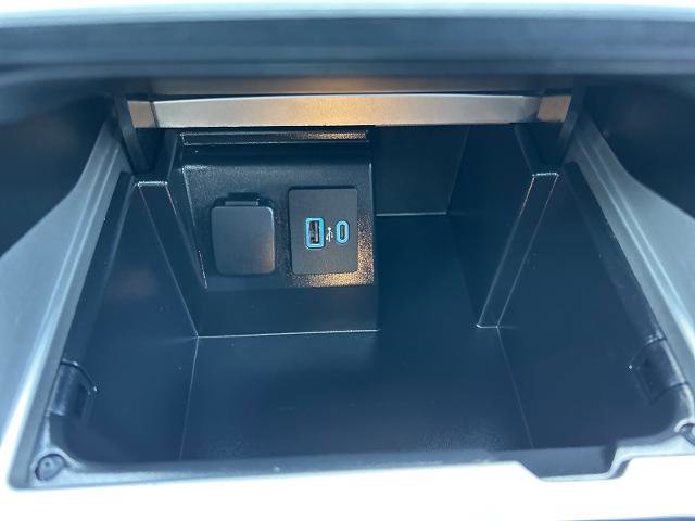 Certified 2022 Ford Explorer XLT w/ Equipment Group 202A image 34