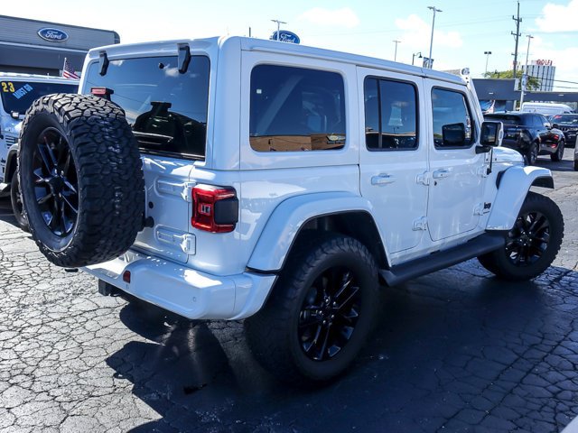 Used 2023 Jeep Wrangler Unlimited Sahara AWD/4WD image 8