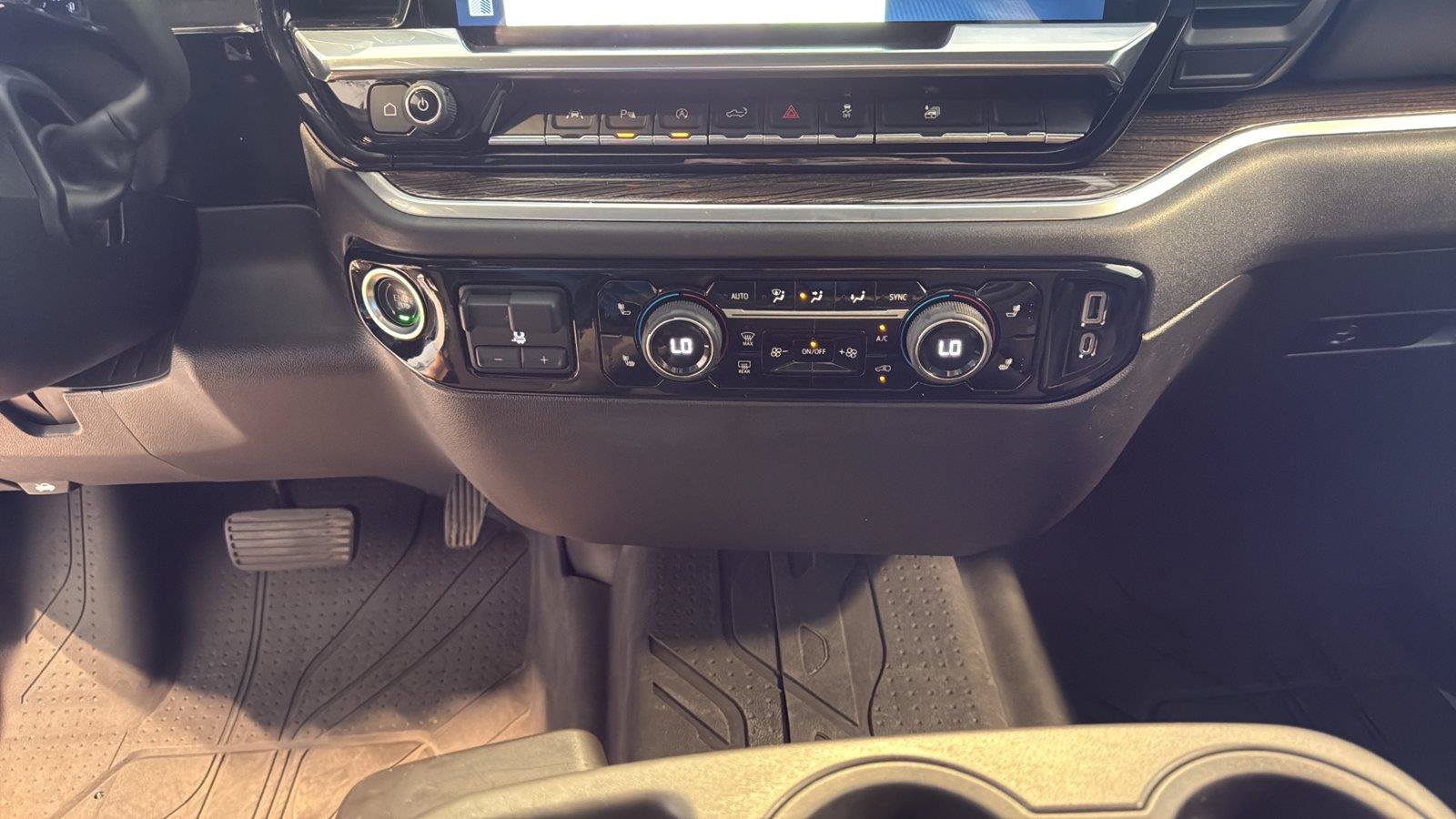 Used 2022 Chevrolet Silverado 1500 LT w/ Safety Package AWD/4WD image 22
