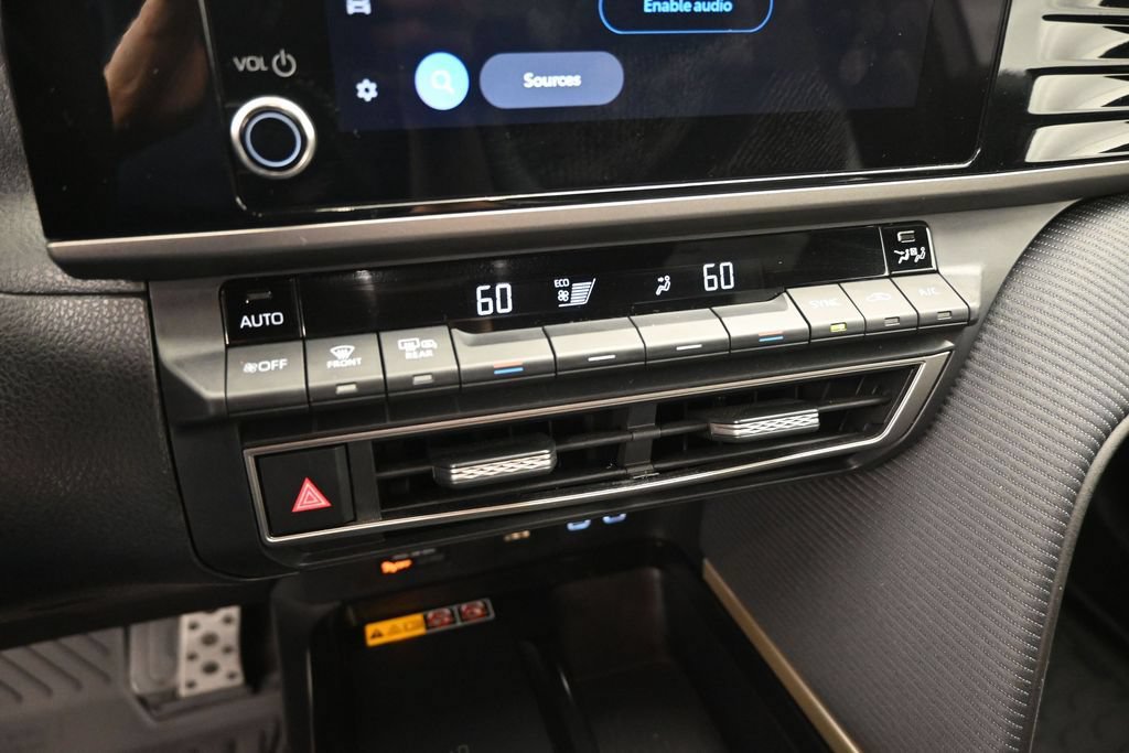 Used 2025 Toyota Camry SE FWD image 16