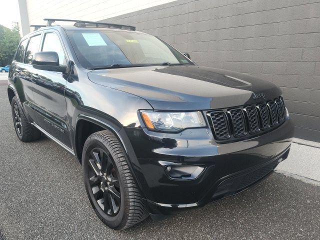 Used 2018 Jeep Grand Cherokee Altitude AWD/4WD image 8