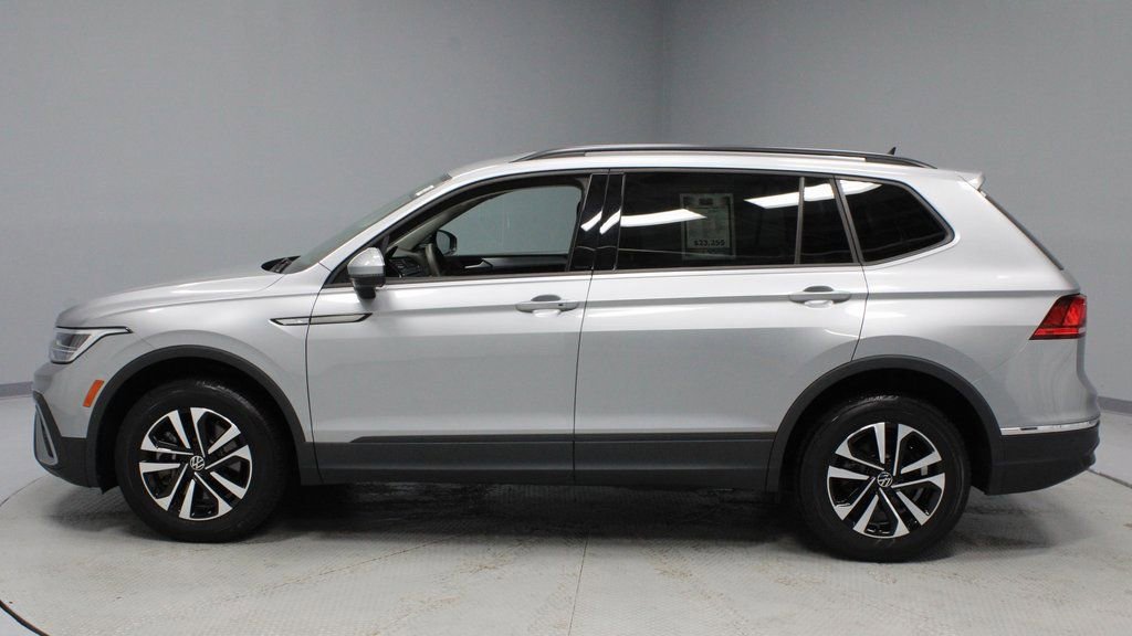Used 2022 Volkswagen Tiguan S image 2
