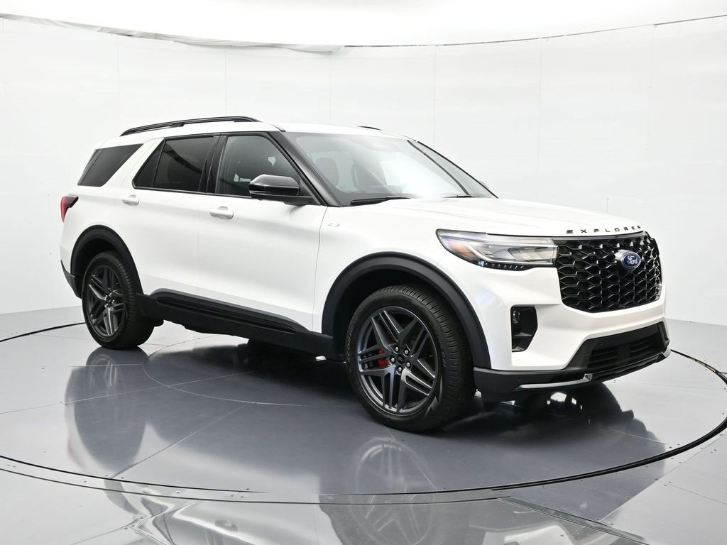 Certified 2025 Ford Explorer ST-Line w/ Premium Package image 18