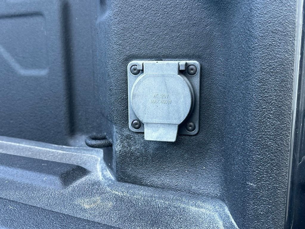 Used 2022 GMC Sierra 2500 SLT w/ SLT Premium Package image 17