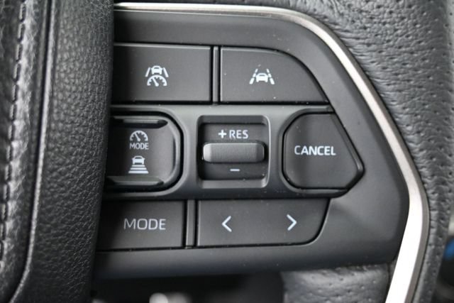 Used 2025 Toyota Tacoma TRD Sport AWD/4WD image 16