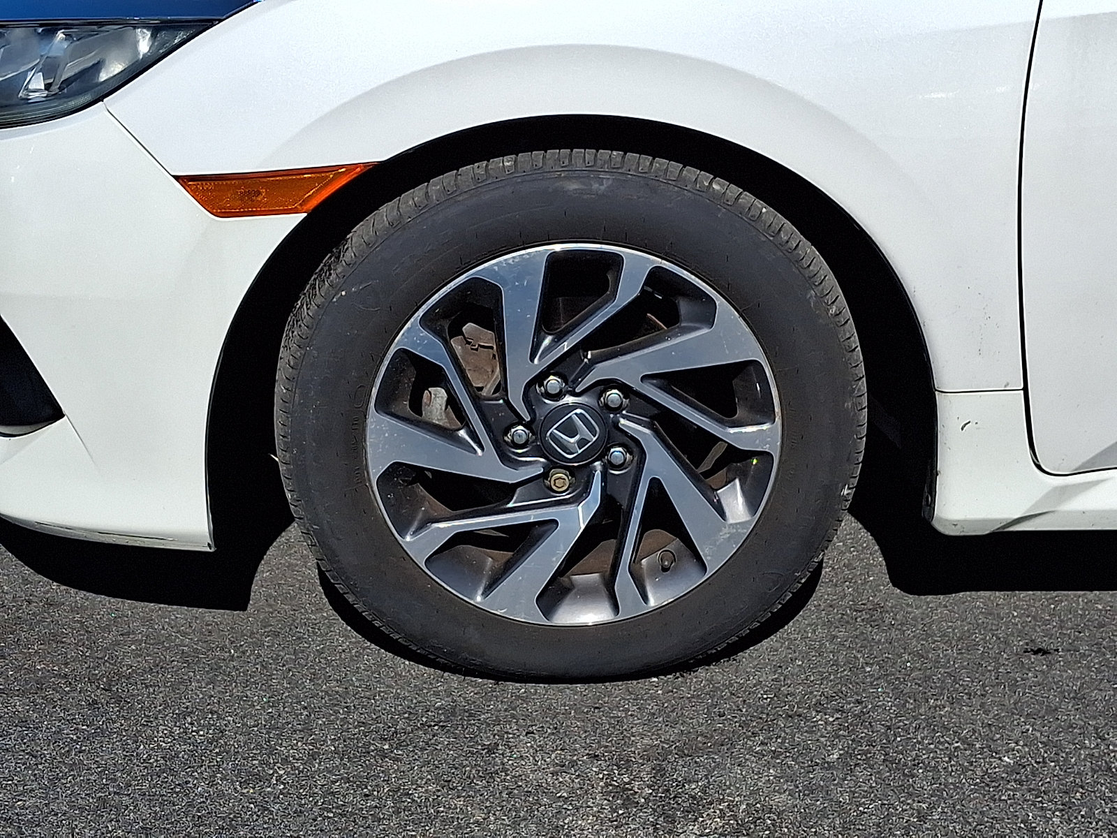 Used 2018 Honda Civic EX image 9