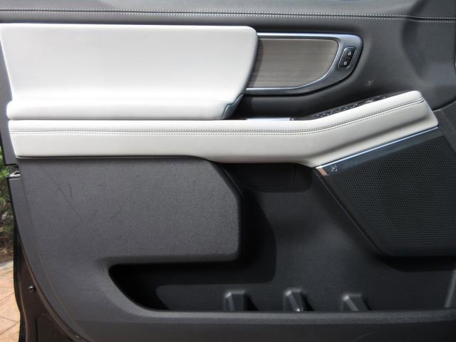 Certified 2025 Ford Expedition Max Platinum image 10