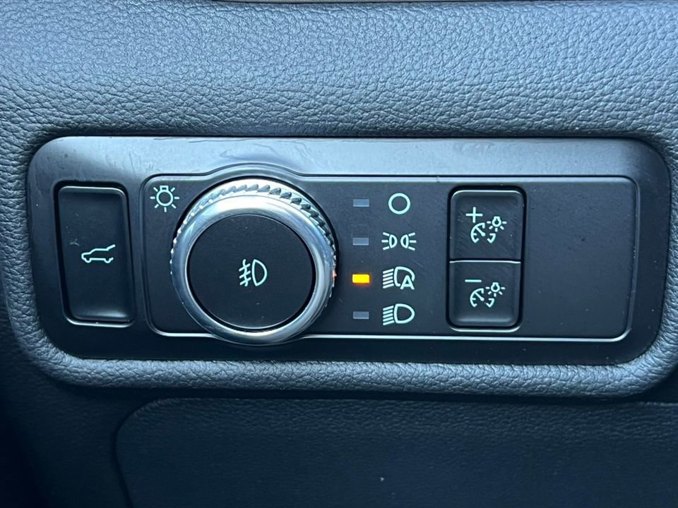 Certified 2023 Ford Explorer Limited w/ Limited Technology Package image 21