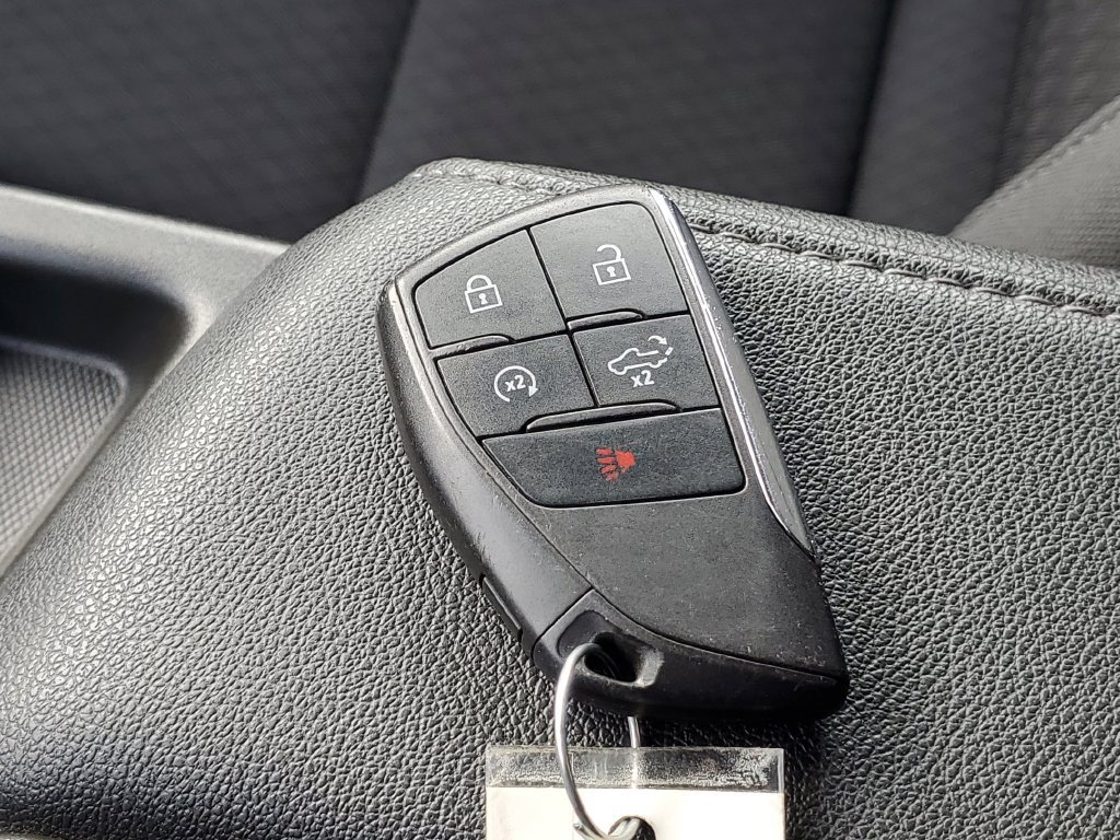 Used 2023 Chevrolet Silverado 1500 LT AWD/4WD image 33