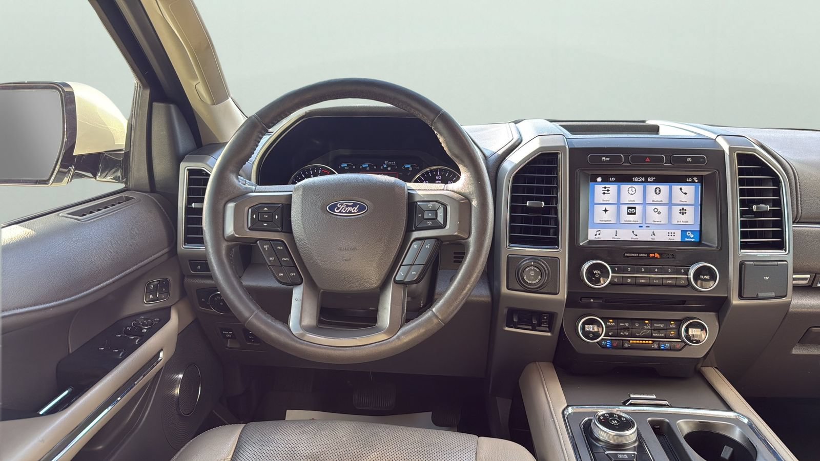 Certified 2018 Ford Expedition XLT w/ Equipment Group 202A RWD image 12