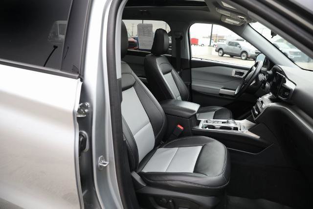 Certified 2022 Ford Explorer XLT w/ Equipment Group 202A image 34