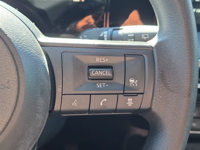 Used 2025 Nissan Kicks SV w/ SV Premium Package FWD image 18