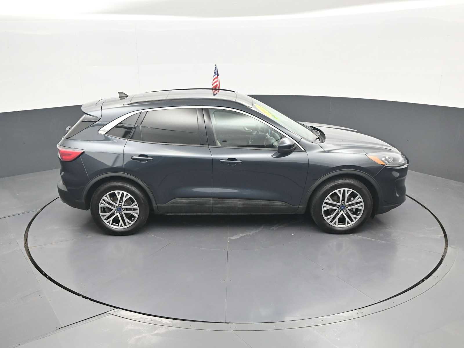 Certified 2022 Ford Escape SEL w/ Technology Package AWD/4WD image 35