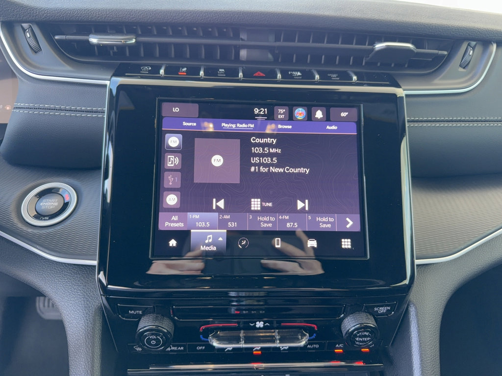 Used 2025 Jeep Grand Cherokee L Laredo image 21