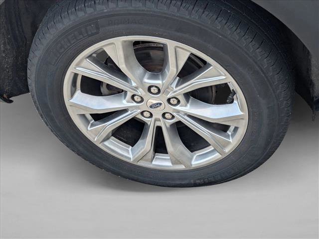 Certified 2022 Ford Explorer Limited w/ Equipment Group 301A image 8