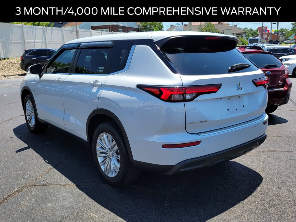 Used 2022 Mitsubishi Outlander ES AWD/4WD image 4