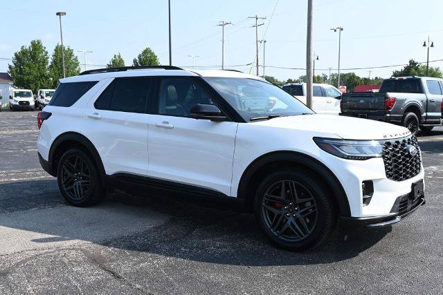 Certified 2025 Ford Explorer ST AWD/4WD image 7