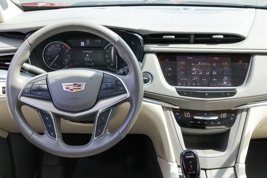 Used 2021 Cadillac XT5 Premium Luxury w/ LPO, Floor Liner Package AWD/4WD image 9