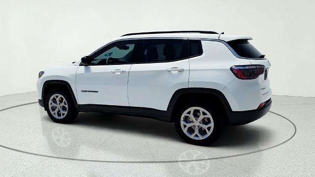 Used 2024 Jeep Compass Latitude AWD/4WD image 5