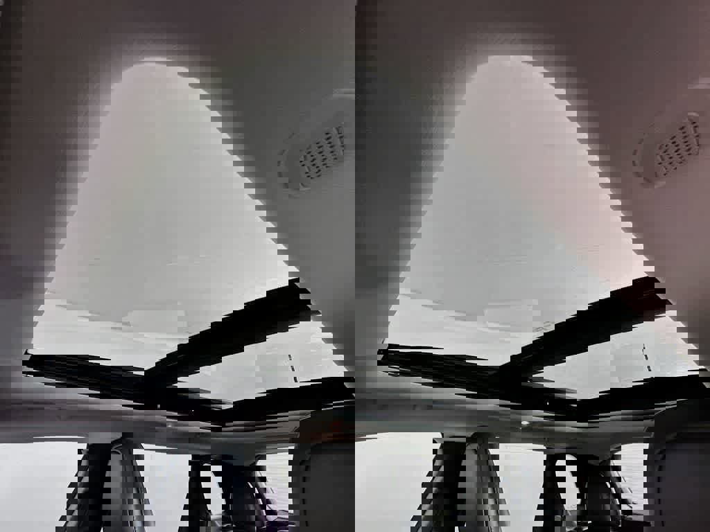 Used 2022 Jeep Cherokee Latitude Lux w/ Sun & Sound Group image 31