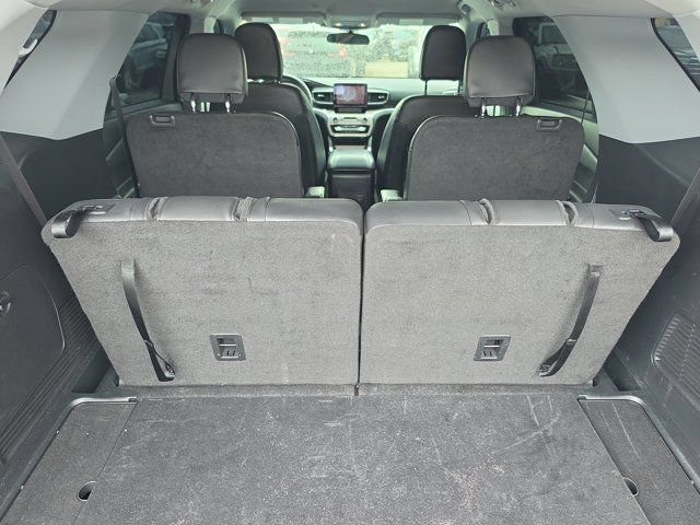 Certified 2024 Ford Explorer XLT w/ Equipment Group 202A RWD image 8