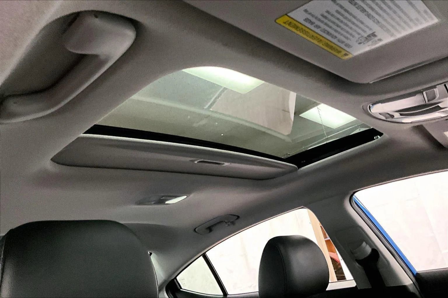 Used 2017 Hyundai Elantra Limited w/ Limited Tech Package 04 image 21