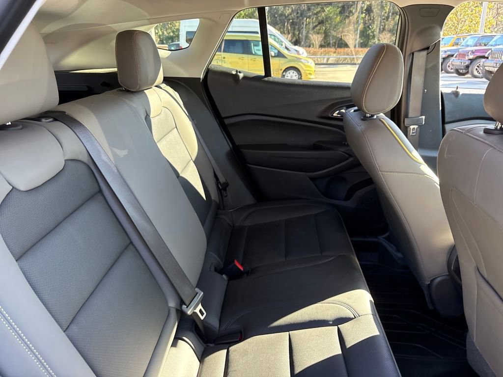 Used 2025 Chevrolet Trax ACTIV image 28