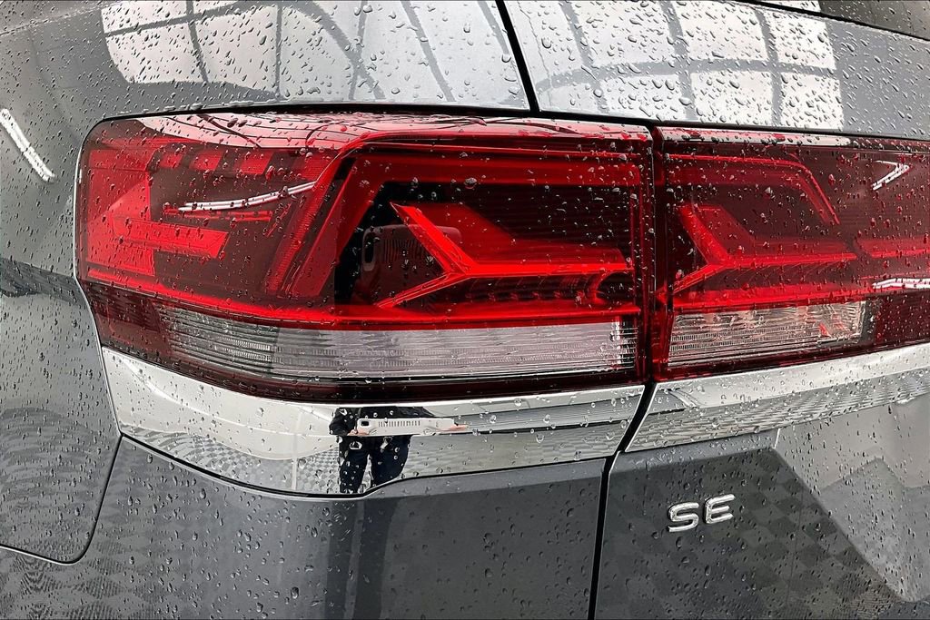 Used 2025 Volkswagen Atlas SE FWD image 31
