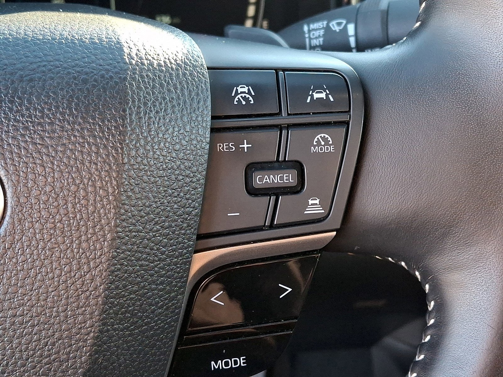 Used 2025 Toyota Camry SE FWD image 20